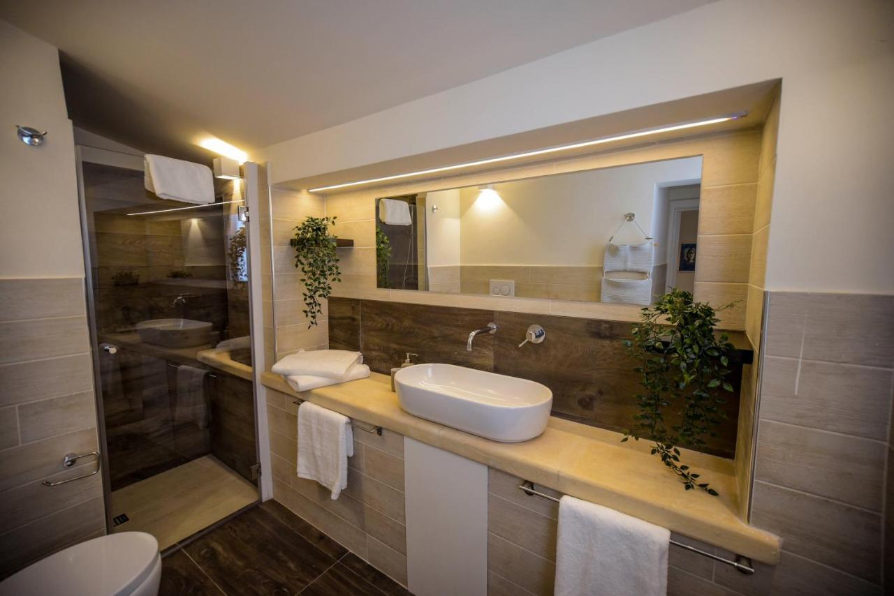 サンタ・カテリーナ Dimora La Cucchiara - Pool - Garden - Parking In Porto Selvaggioヴィラ エクステリア 写真